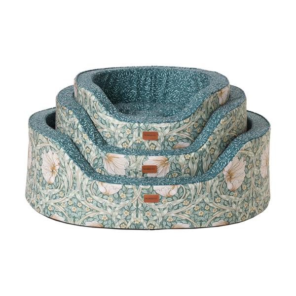Morris & Co Pimpernel and Lily Leaf Oval Bed
