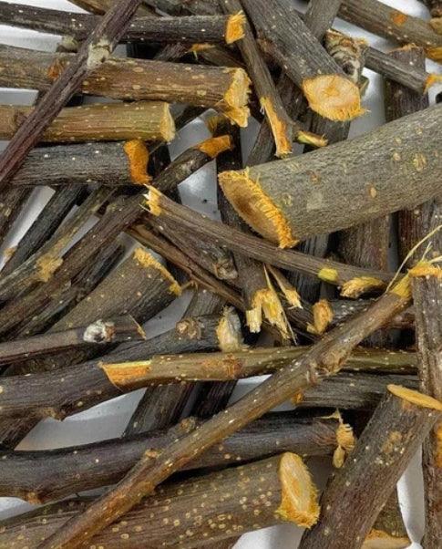 Apple Wood Sticks 8cm Grazing Bag – 200g